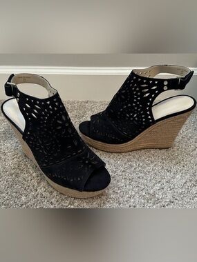 Women's Marc Fisher Black Laser-Cut Espadrille Wedge Sandals Size 9